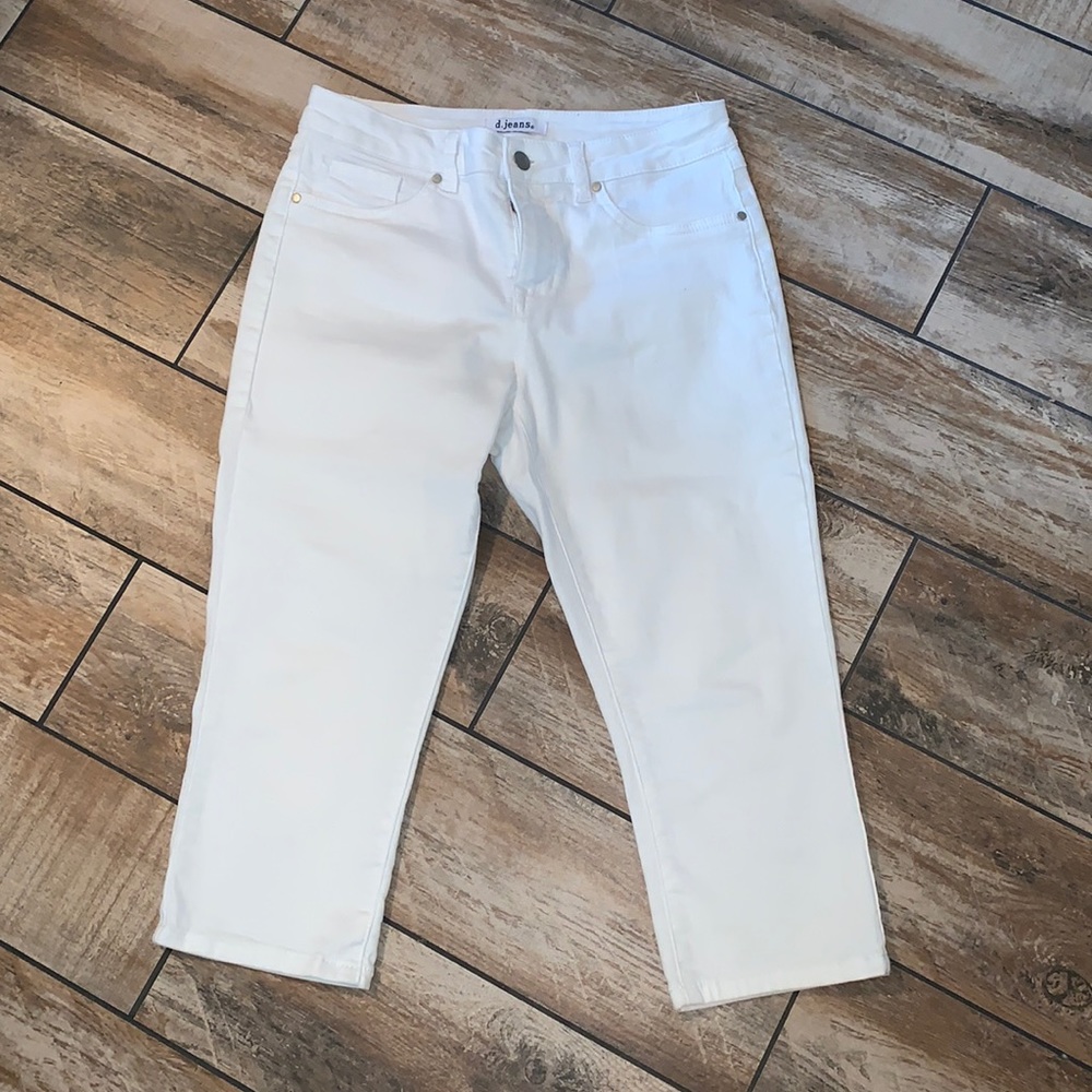 White Capri jeans